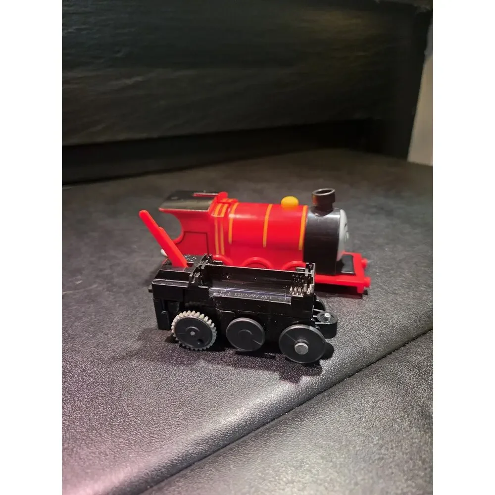 James - Thomas & Friends Trackmaster Battery Operated Motorised Railway Train